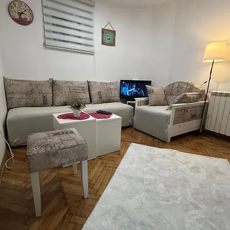 Bohemian Rhapsody Ground Apartment